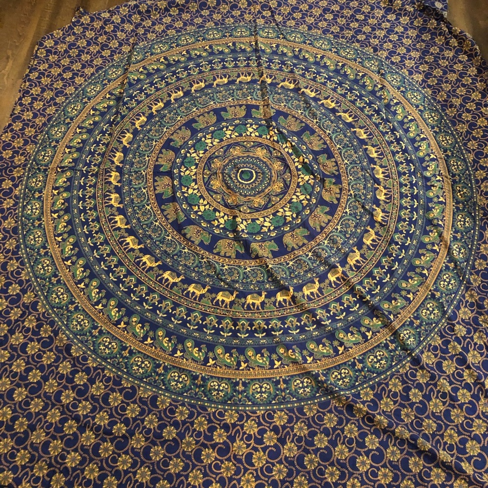 UO tapestry
